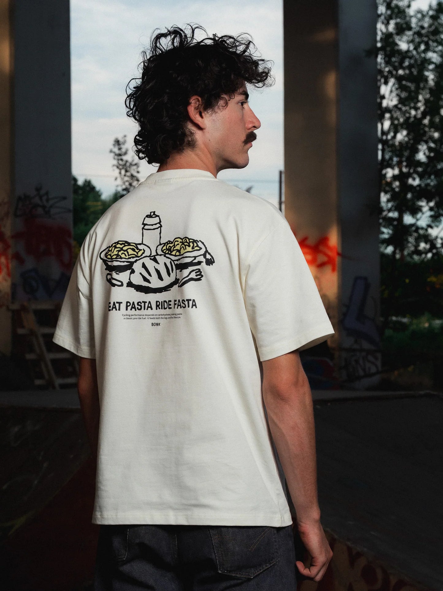 Bonk Cycling Club - T-Shirt Pasta Table