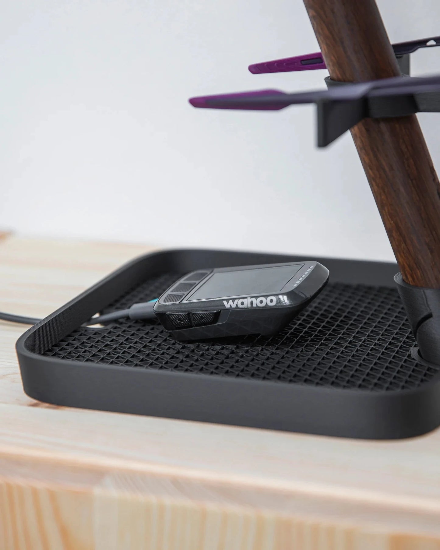 Tons - Desk Organiser . 3x Glasses + charging tray Supports à vélo Tons 